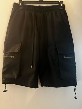 SHEIN Black Cargo Zip-Pocket Drawstring Shorts